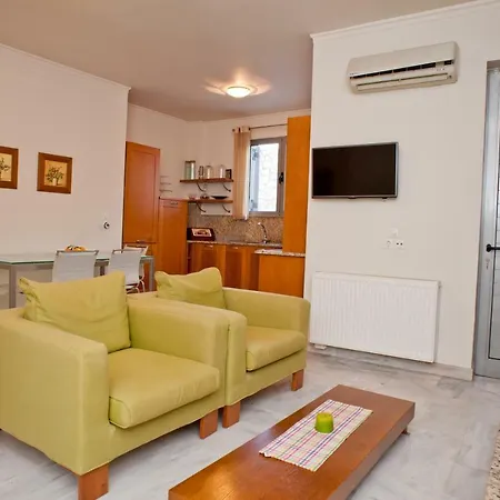 Villa Miryam Longos (Achaea)