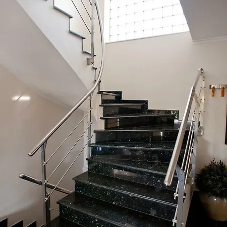 Miryam Villa